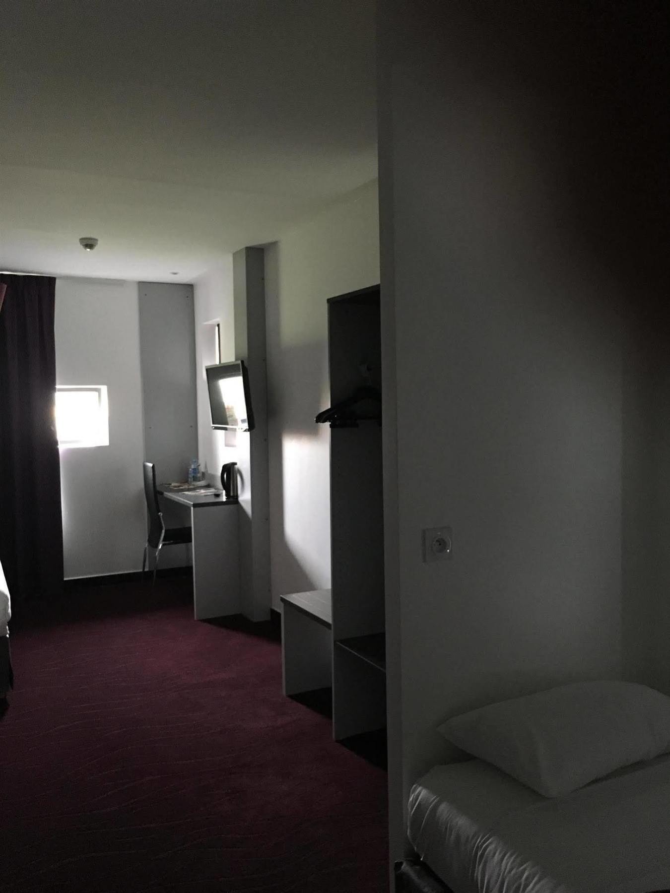 คีเรียด เอฟเรอร์ เนตเตอร์วิลล์ Hotel เอเวรอ ภายนอก รูปภาพ